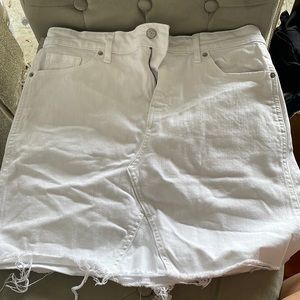 Old Navy White Jean Skirt!
